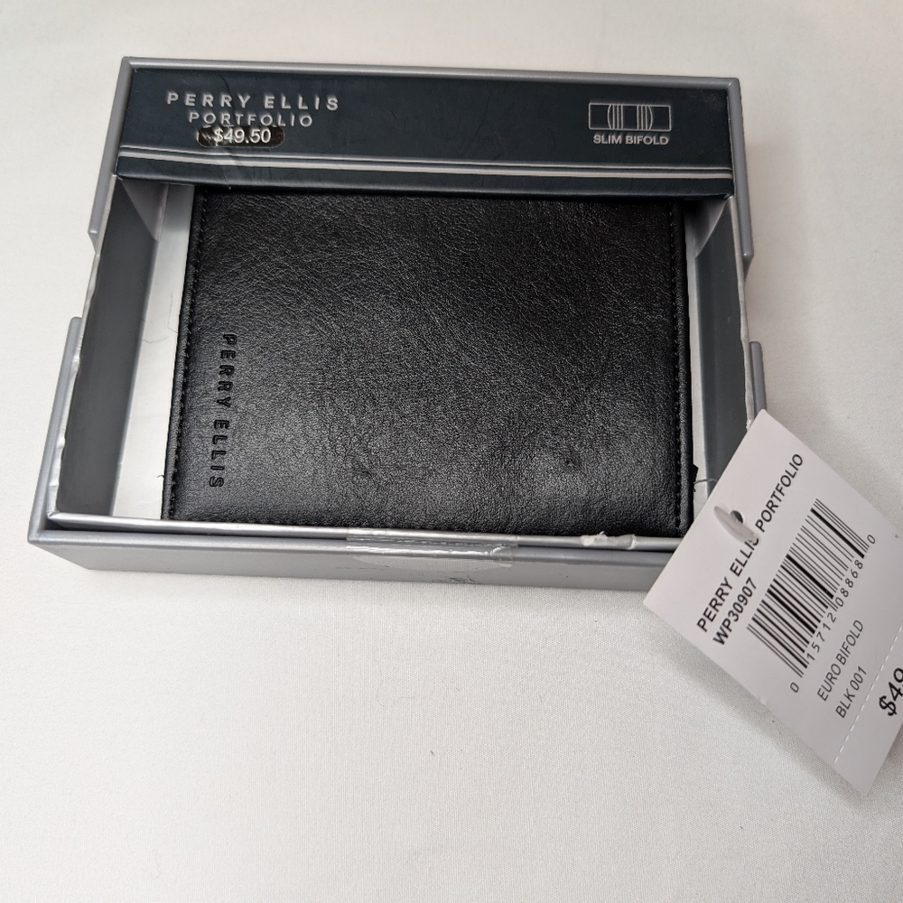 NEW Perry Ellis Portfolio Wallet
